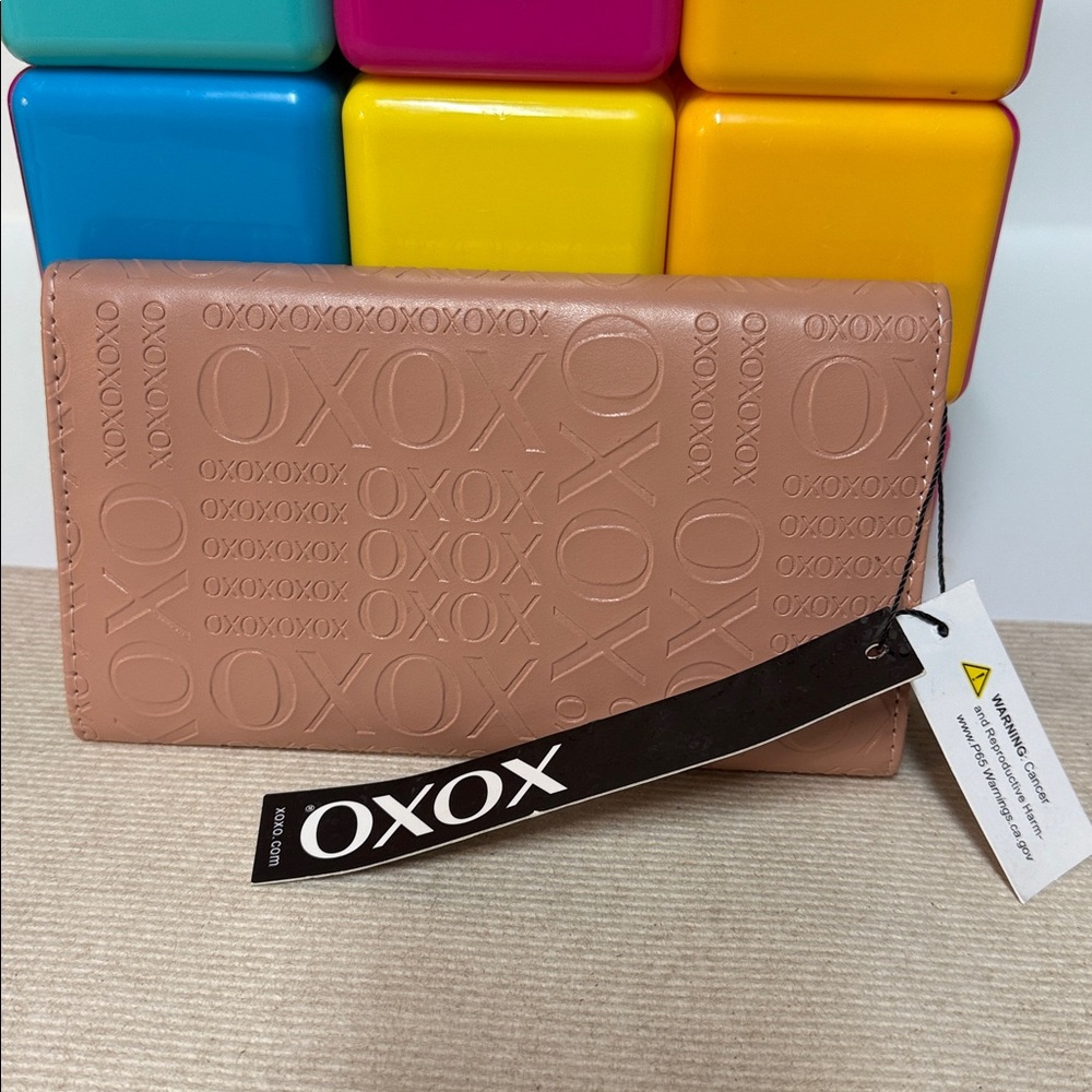 XOXO Embossed Wallet Blush Pink Hearts Zip Around Accordion Clutch Brand New - Picture 3 of 13